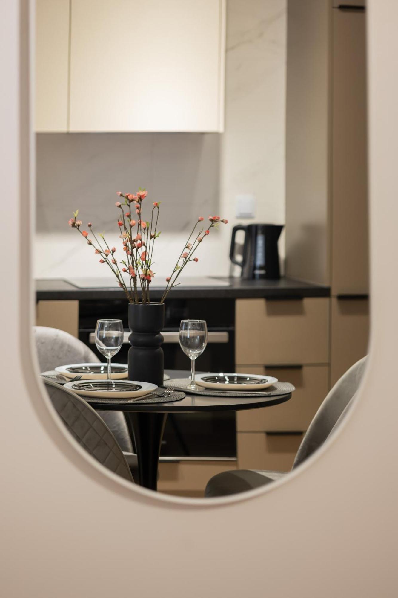 Apartament Wyjatkowe Studia W Warszawie By Renters Warszawa