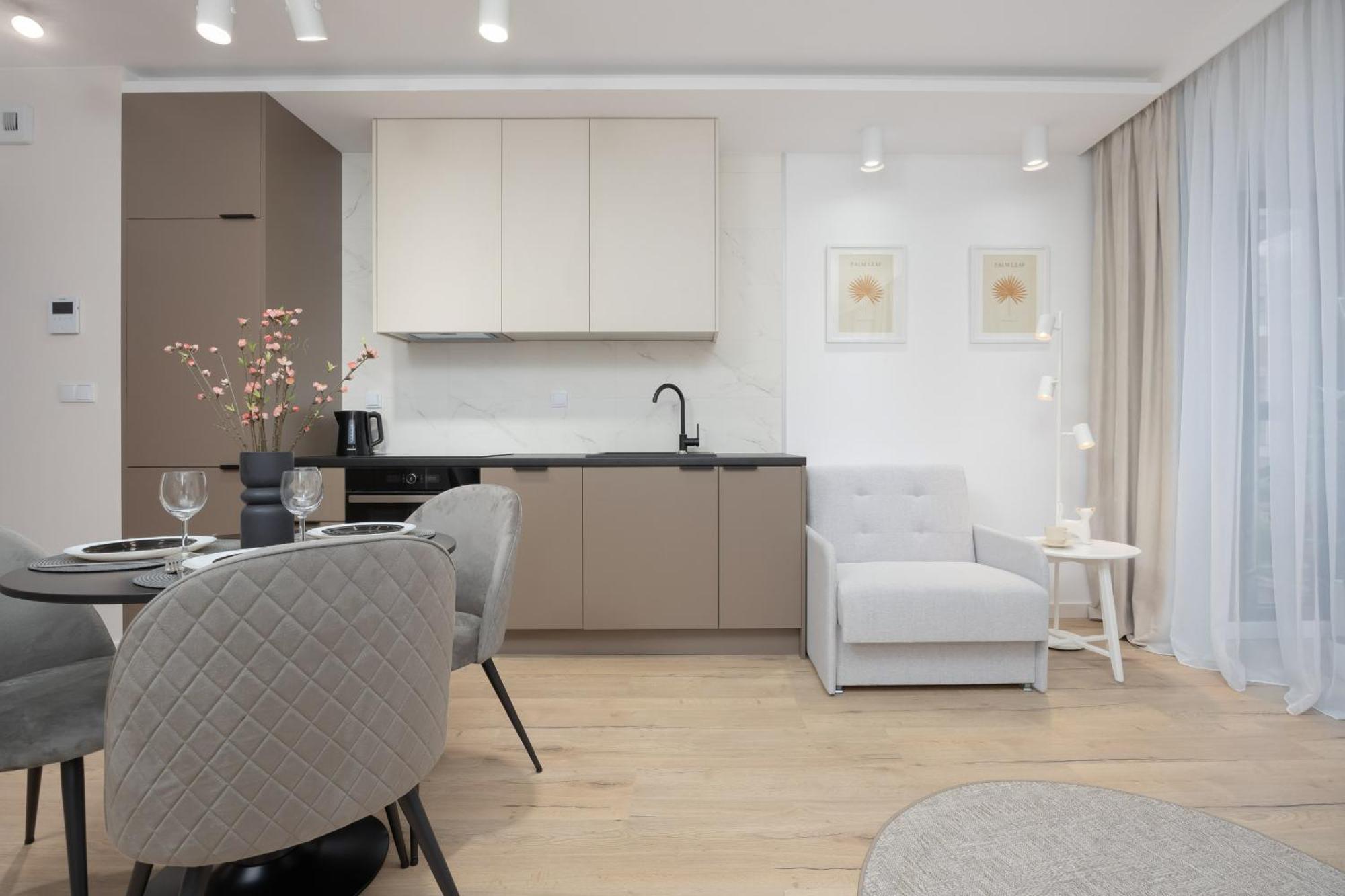 Wyjatkowe Studia W Warszawie By Renters Апартаменти